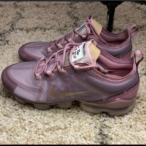 Women’s 2019 Nike VaporMax plum Sz. 12!!!